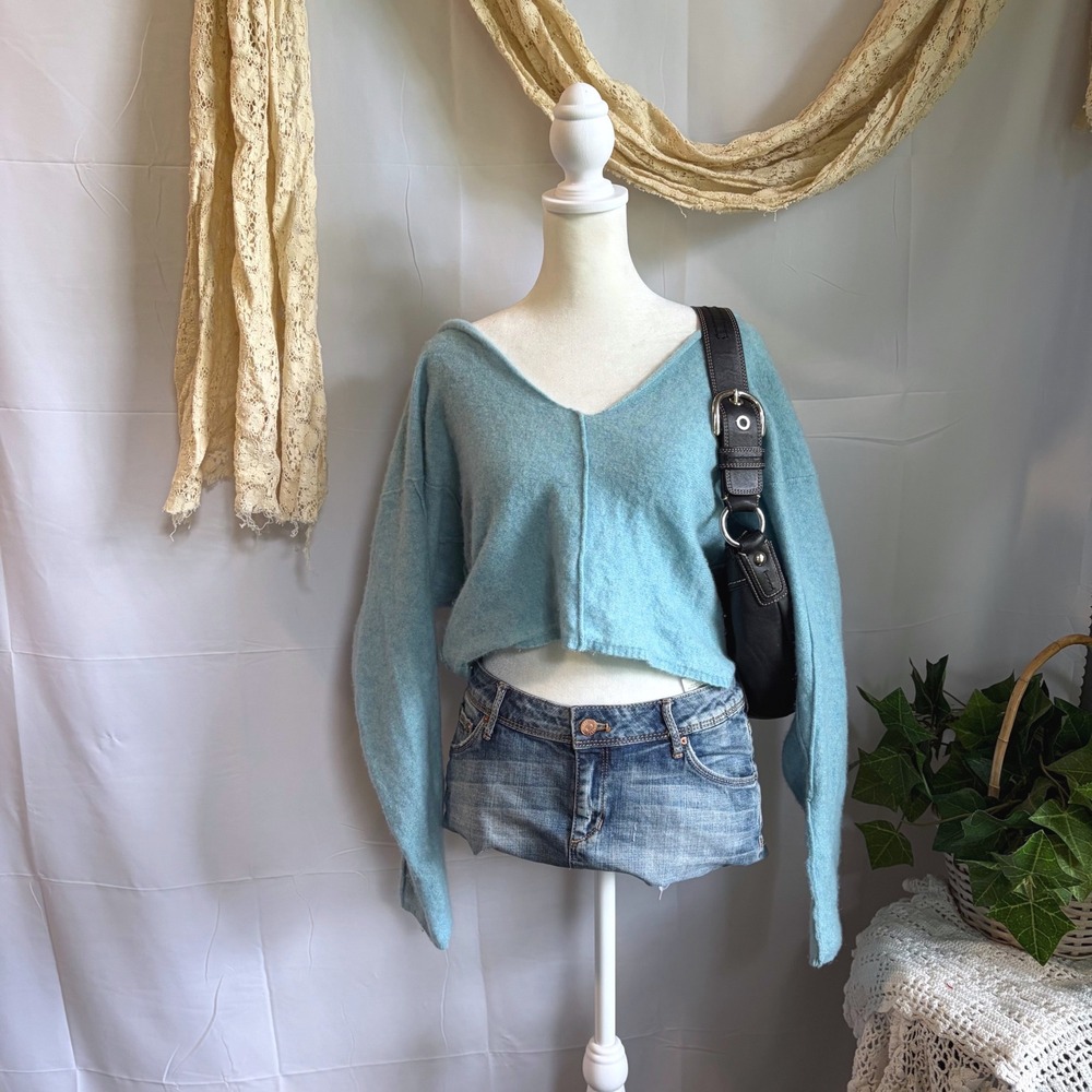 Free People Light Blue 100% Cashmere V-Neck Cropped Sweater XS OB1109610